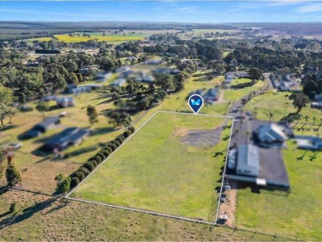 The Ideal Rural Block, Close To It All!