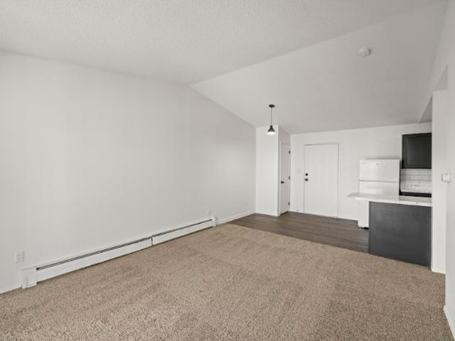 The Ivy I 2 Bedroom Apartment for Rent at 211 E Mckinley Ave, Des Moines, IA 50315 Fort Des Moines