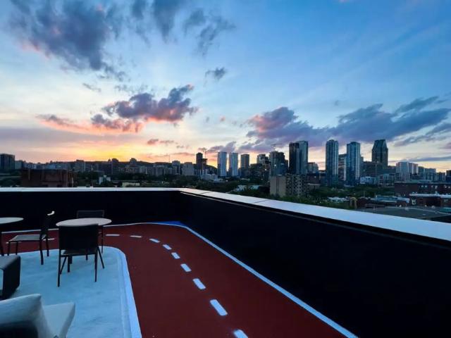The Onyx Montreal Apartments — 2 Bedroom available at 370 Rue des Seigneurs, Montreal
