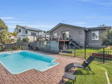 Jindabyne, Snowy River, Victoria - Swimming pool