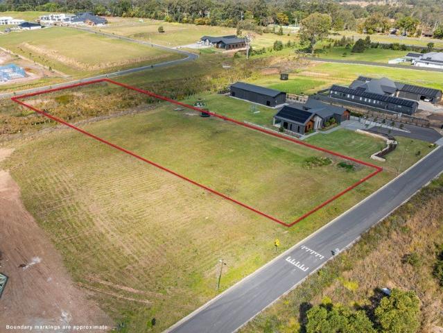 THE ONLY VACANT BLOCK AVAILABLE BUILD YOUR DREAM ACREAGE HOME 6100m2