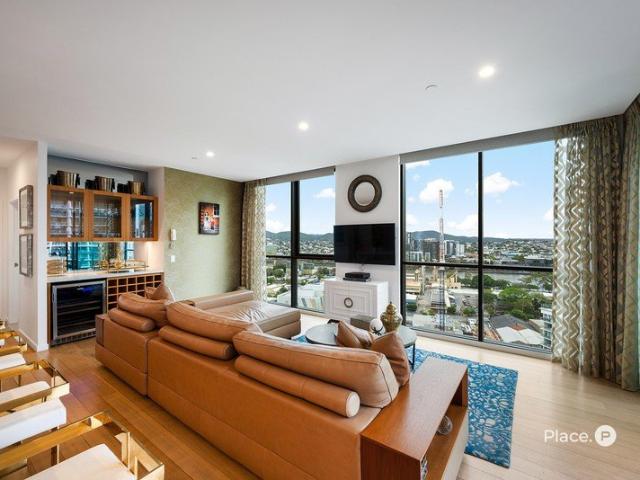 THE ONLY ONE OF ITS KIND | EXCLUSIVE LEVEL 20 BOTANICA PENTHOUSE