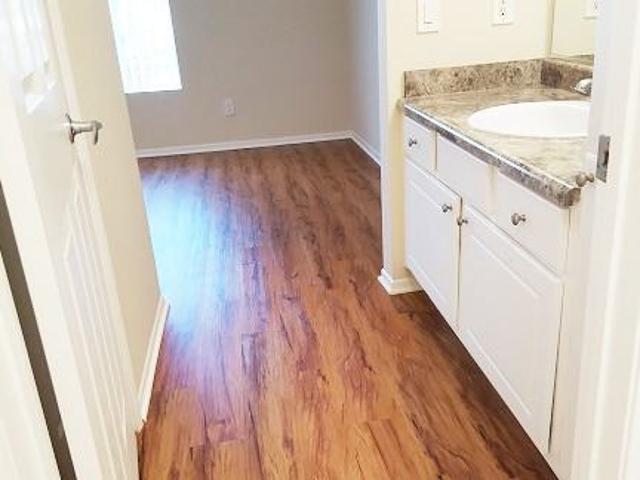 The Oaks Apartments 1 Bedroom Apartment for Rent at 330 N Screenland Dr, Burbank, CA 91505 91505