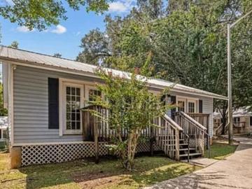 The Oaks at Magnolia 2 Bedroom Apartment for Rent at 2205 Magnolia Cir, Tallahassee, FL 32301 South City