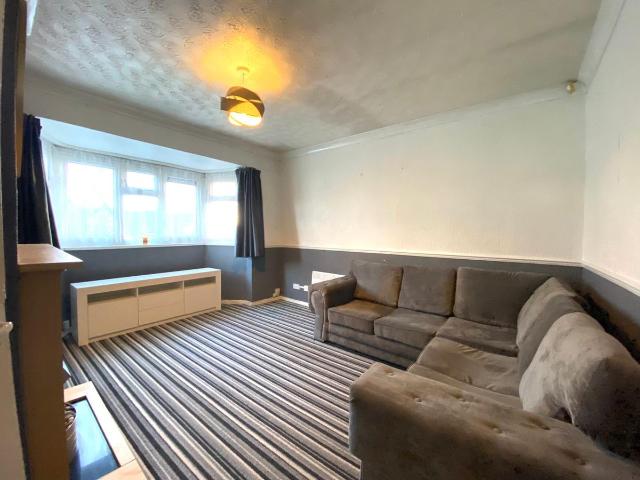 The Oaks, Birmingham B34, 1 bed maisonette to rent, £850 pcm | PrimeLocation