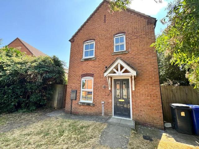 The Oaks, Grange Park, Northampton NN4 3 bed detached house to rent £1,325 pcm £306 pw