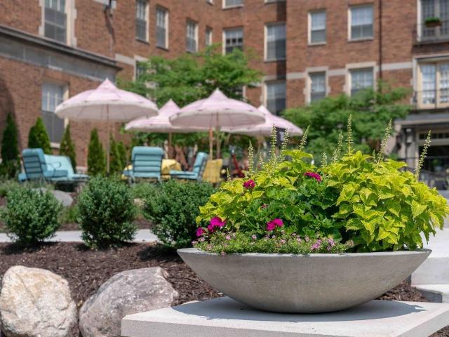 The Oakwood 2 Bedroom Apartment for Rent at 547 Cherry St Se, Grand Rapids, MI 49503 Heritage Hill
