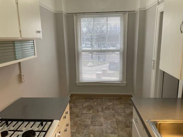 The Oakwood Studio Apartment for Rent at 547 Cherry St Se, Grand Rapids, MI 49503 Heritage Hill