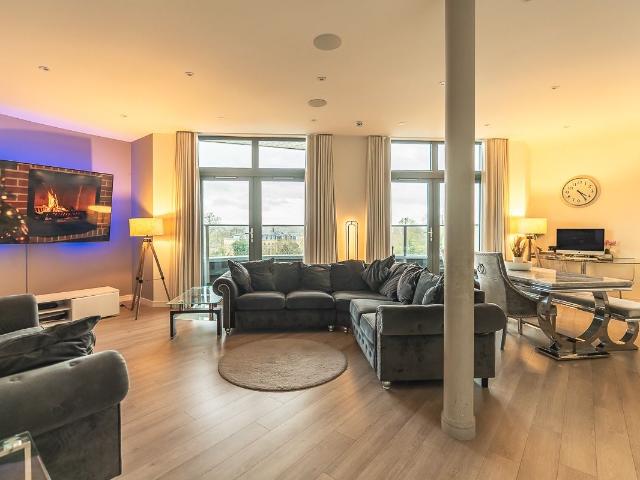 The Observatory, Friern Barnet Road, London N11, 2 bed flat to rent, £2,600 pcm | PrimeLocation