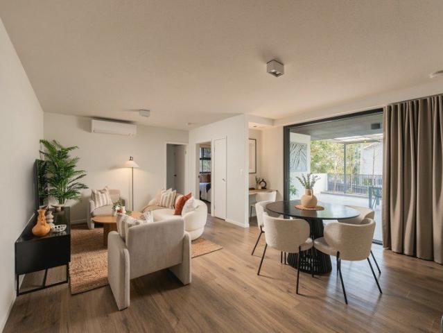 THE OFFR: Rare Windsor Residence with Expansive North Facing Terrace