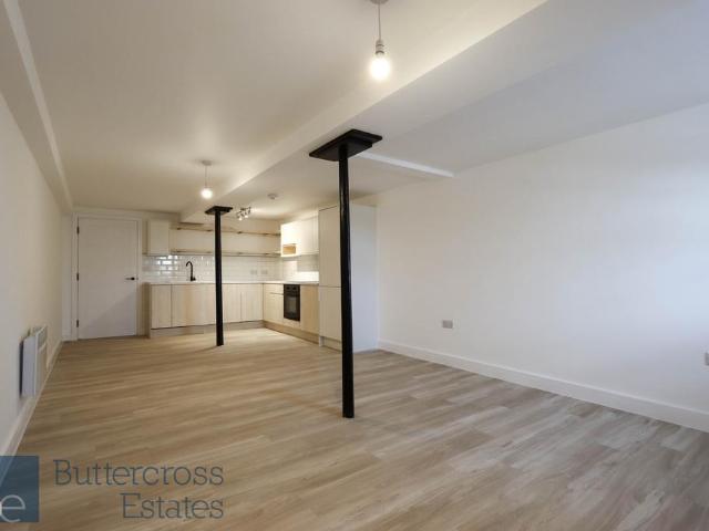 The Old Mill, Mills Drive, Farndon. 3 bed apartment to rent £1,450 pcm £335 pw