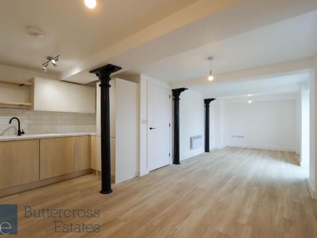 The Old Mill, Mills Drive, Farndon Road, Newark NG24, 2 bed flat to rent, £1,250 pcm | PrimeLocation