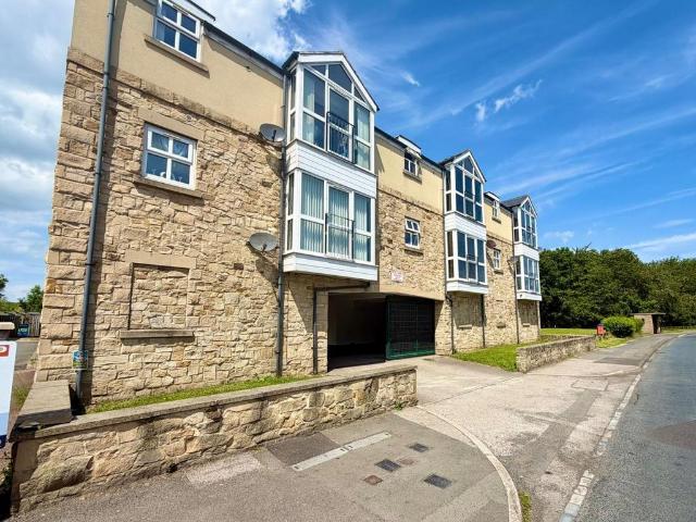 The Old Chapel, Station Road, St. 2 bed flat to rent £500 pcm £115 pw