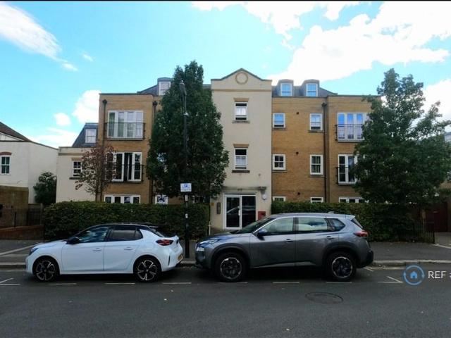 The Old Courthouse, Epsom, KT18 2 bed flat to rent £2,000 pcm £462 pw