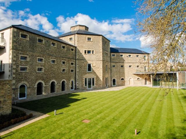 The Old Gaol, Central Abingdon OX14, 1 bed flat to rent, £1,450 pcm | PrimeLocation