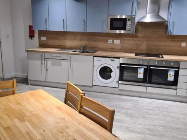 The Old Post Office, 4 Bishop Street. 5 bed flat share to rent £650 pcm £150 pw