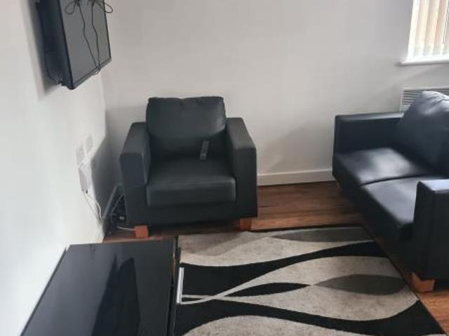 The Old Post Office, 4 Bishop Street. 3 bed flat share to rent £650 pcm £150 pw