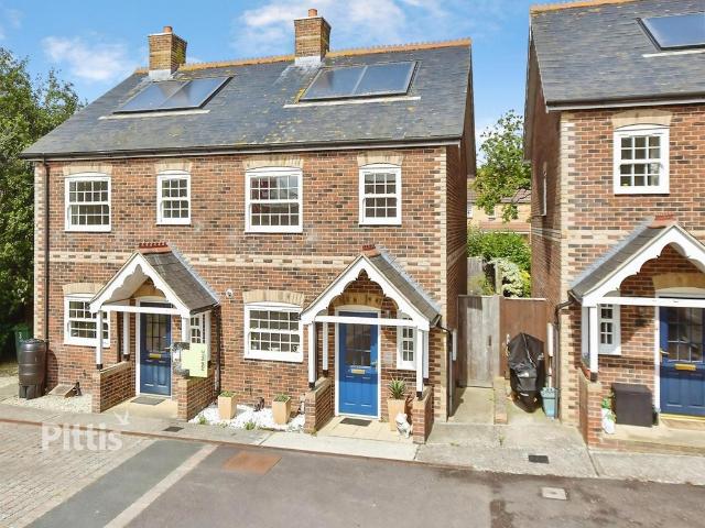 The Old Smithy High Street PO40 3 bed semi detached house to rent £1,250 pcm £288 pw