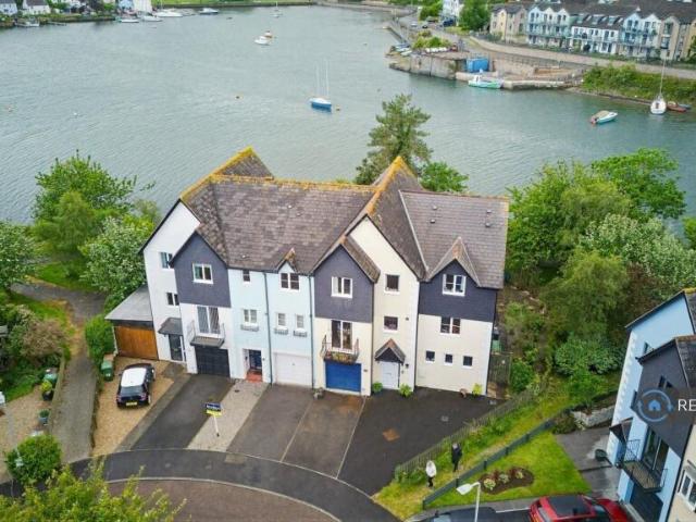 The Old Wharf, Plymouth, PL9 4 bed terraced house £1,550 pcm £358 pw