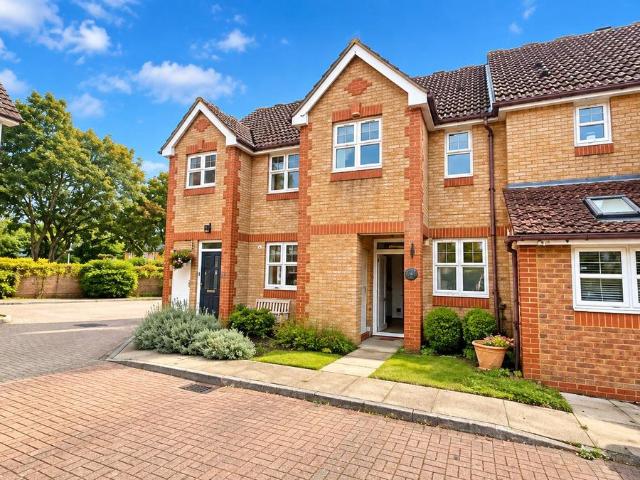 The Orchard, Virginia Water GU25, 2 bed terraced house to rent, £2,400 pcm | PrimeLocation