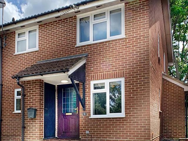 The Orchard, Lightwater GU18 1 bed terraced house to rent £2,150 pcm £496 pw