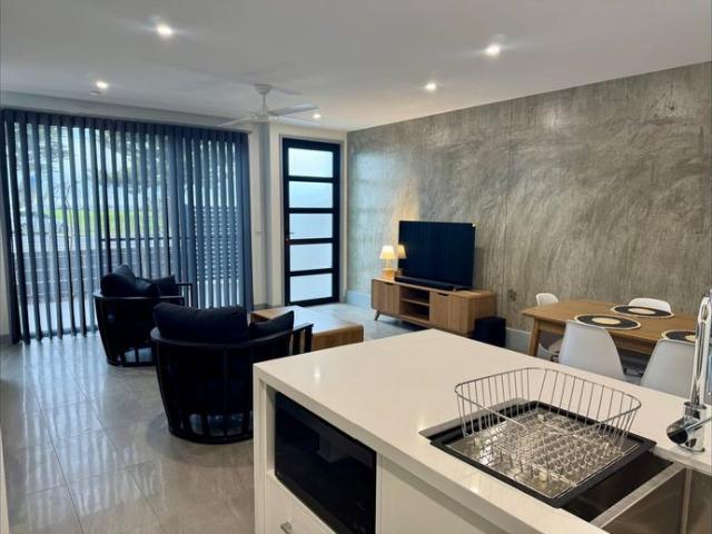 'THE OUTLOOK' Townhouse Five
