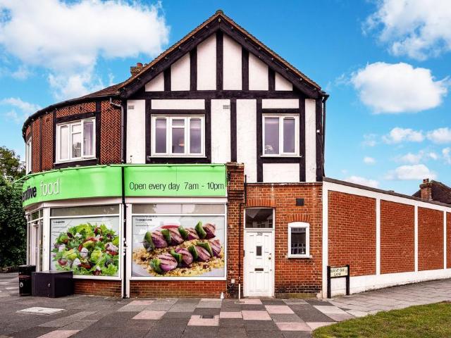 The Oval, Sidcup, DA15 2 bed flat to rent £1,550 pcm £358 pw