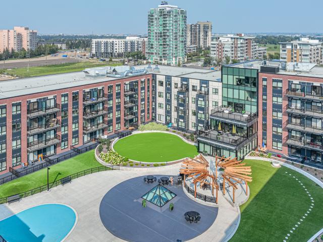 The Louvre Apartments X38 2Bed/2Bath North Apartment for Rent