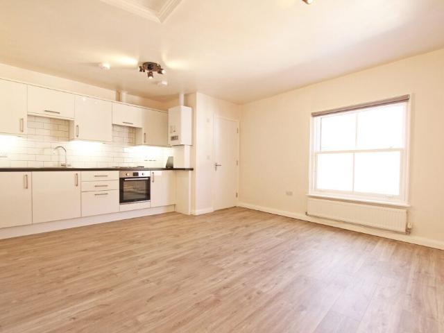 The Lofts, 2/3 Parsons Street, Banbury OX16, 1 bed flat to rent, £925 pcm | PrimeLocation
