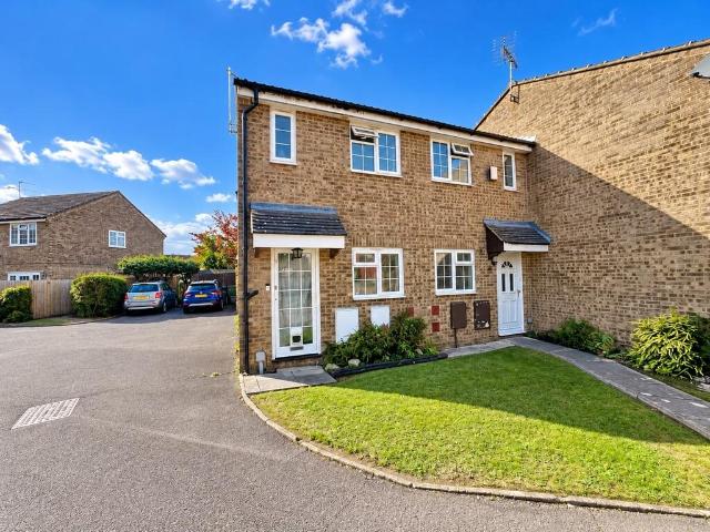 The Laurels, Southwater 1 bed terraced house to rent £1,100 pcm £254 pw