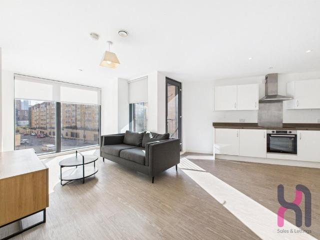 The Landmark, 30 Oldfield Road. 2 bed flat to rent £1,450 pcm £335 pw