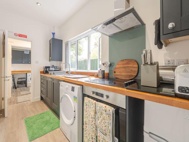The Landmark: Comfy 2BR Home in Rugby | Sleeps 5