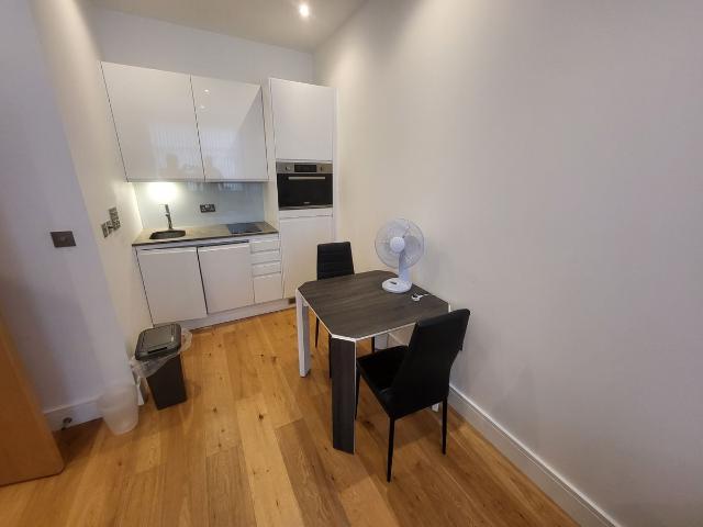 The Landmark, Luton LU1, 1 bed flat to rent, £1,000 pcm | PrimeLocation