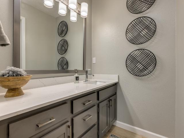 The Landon Apartments 3 Bedroom Apartment for Rent at 8200 Riverbirch Dr, Charlotte, NC 28210 Sterling