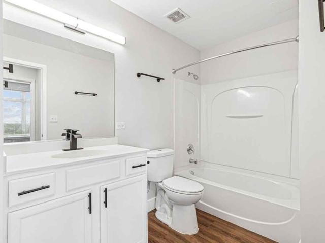The Landing at Town Center 2 Bedroom Apartment for Rent at 1255 Town Center Rd, Vernon Hills, IL 60061
