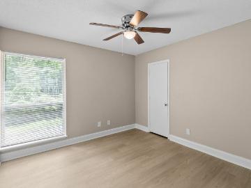 The Landing on Emerald Pointe 1 Bedroom Apartment for Rent at 2149 Emerald Pointe Dr, Vestavia Hills, AL 35216