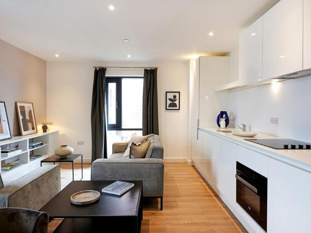 The Lansdowne, 25 Hagley Road. 2 bed apartment to rent £1,550 pcm £358 pw