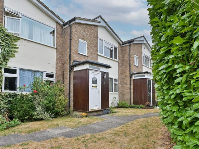 The Larches, Bushey WD23, 1 bed maisonette to rent, £1,400 pcm | PrimeLocation