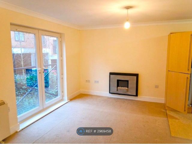 The Larches, St. Leonards On Sea TN37, 2 bed flat to rent, £950 pcm | PrimeLocation