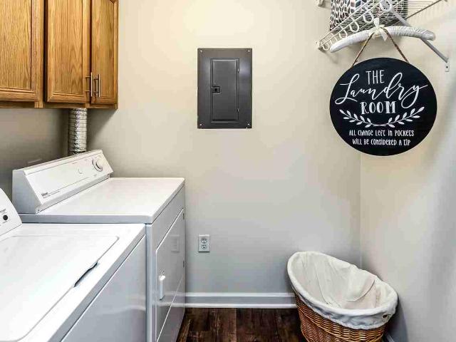 The Larimore 1 Bedroom Apartment for Rent at 13302 Larimore Ave, Omaha, NE 68164 Hillsborough