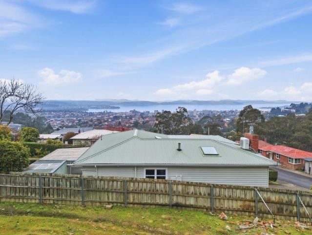 The last vacant block on Clift Street? Build your dream home OR two townhouses STCA
