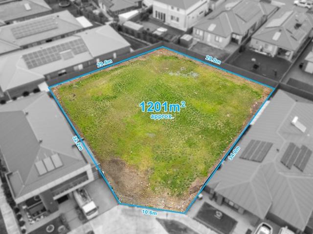 The Last Remaining Opportunity in a Prestigious Greenvale Pocket!