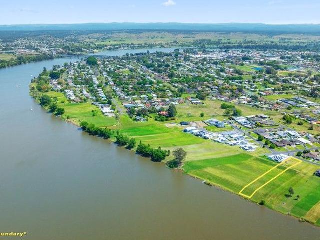YOUR OWN RIVERFRONT PARADISE SALE NEEDED
