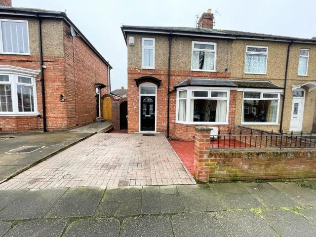 The Leas, Darlington, DL1 2 bed semi detached house to rent £800 pcm £185 pw