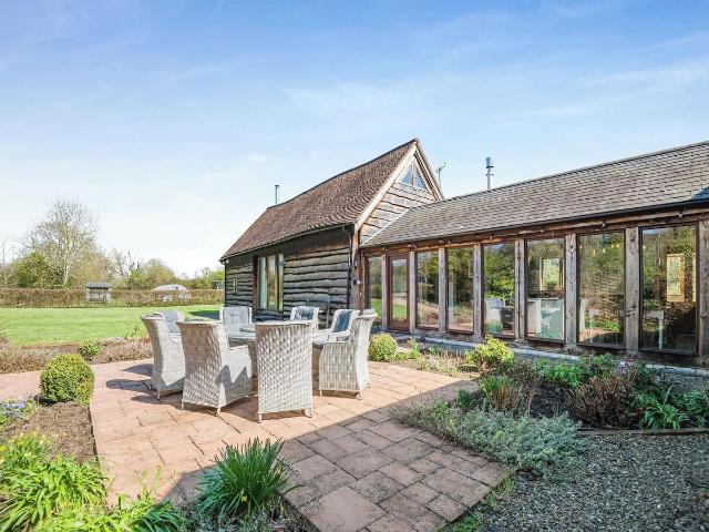 The Learpool Barn, Gloucester Road, Welland WR13, 6 bed barn conversion to rent, £3,400 pcm | PrimeLocation