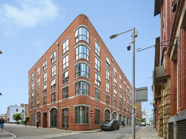 The Living Quarter, Nottingham, NG1 2 bed apartment to rent £1,050 pcm £242 pw