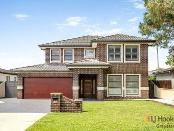 PRICE GUIDE $2,100,000 YOUR NEW HOME AWAITS!