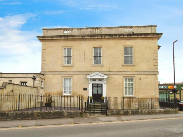 The Limes, Melksham 2 bed apartment to rent £1,025 pcm £237 pw