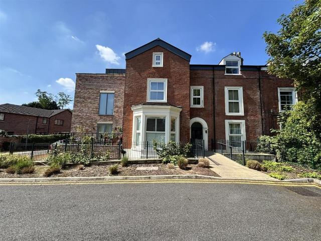 The Limes, Wilmslow Road, Didsbury 1 bed flat to rent £1,375 pcm £317 pw