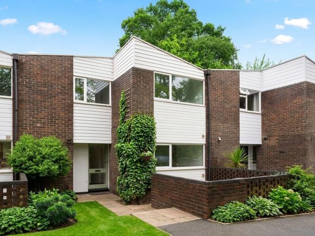 The Links, Walton On Thames, KT12
